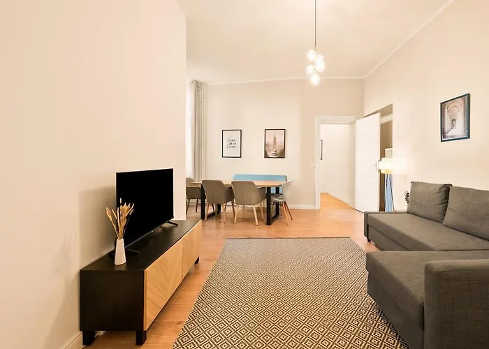 Spacious 2-bedroom In The Heart Of Friedrichshain דירה ברלין