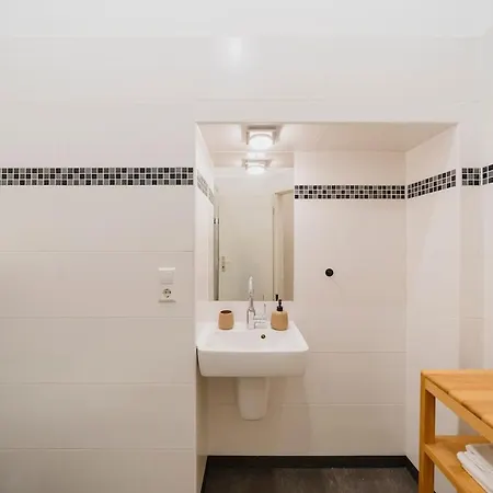 Appartement Spacious 2-bedroom In The Heart Of Friedrichshain *