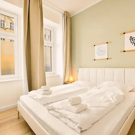 Spacious 2-bedroom In The Heart Of Friedrichshain アパート